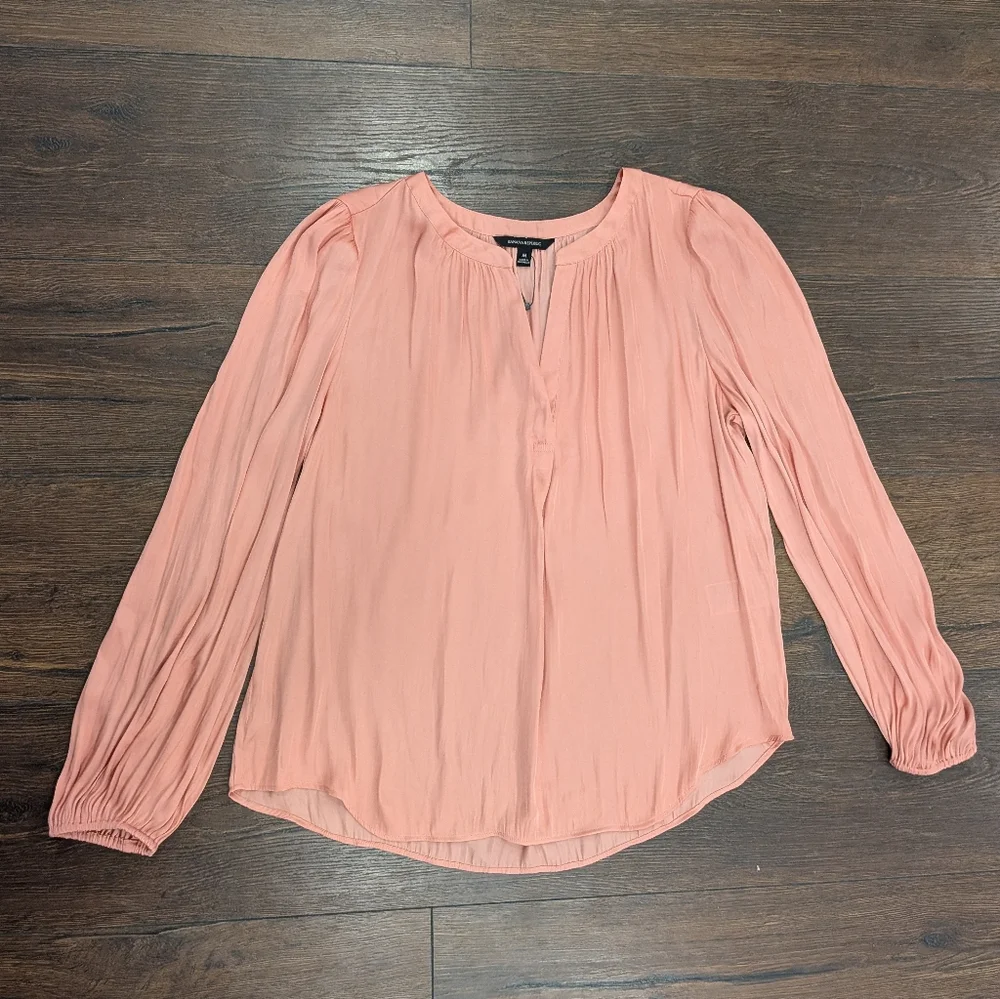 Banana Republic Blush Pink Long Sleeve Blouse – Size M - Picture 4 of 8